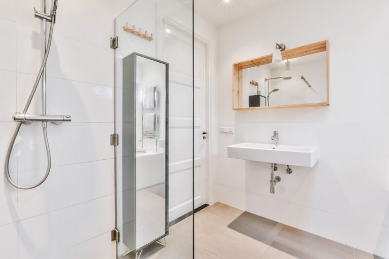 reformas integrales en Garrucha,reformas de cocinas,renovación de puertas y ventanas,alicatado de viviendas reformas integrales en Garrucha Elegant bathroom design